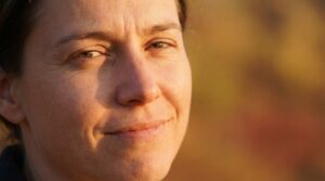 lidé, kteří neustále lžou, často vykazují tento rozpoznatelný rys osobnosti, který může ovlivnit jejich vztahy a důvěryhodnost.